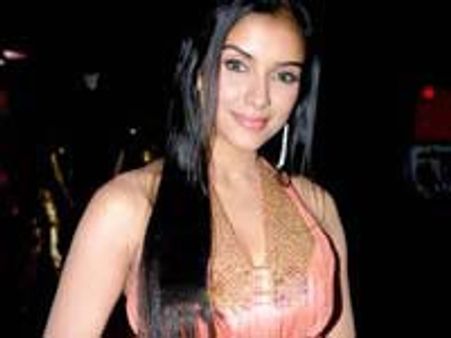 ஸ்ரீதேவி அழைப்பை நிராகரிக்கவில்லை-மறுக்கிறார் ஆசின்