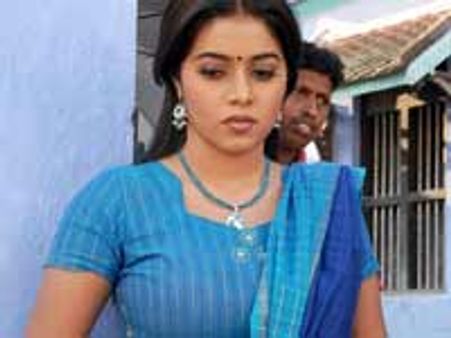 'அசின் ஸ்டைல் எனக்கு வேணாம்...' - சிணுங்கும் பூர்ணா