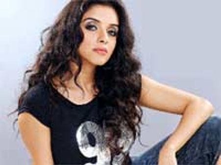 மன்னிப்பு கேட்கவில்லை... அசின் மீது நடவடிக்கை நிச்சயம்! - ராதாரவி