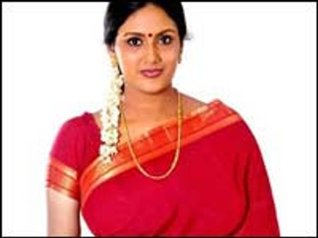 ஐஸ்வர்யாவின் புது அக்கா!