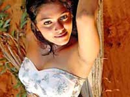 சினிமாவுக்கு 'குட்பை'-டிவி சீரியல்களுக்குத் தாவும் பாரதி