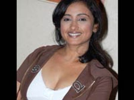 எனக்கு கல்யாணமாகவில்லை-திவ்யா தத்தா