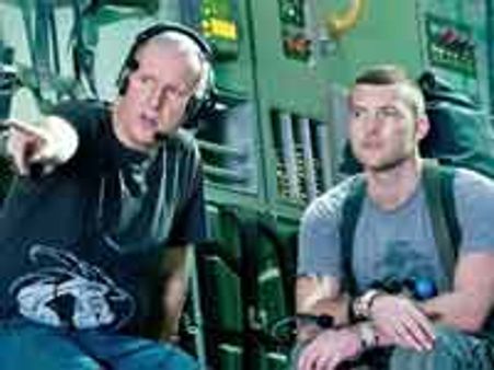 உலகின் மிக ஆழமான மரியானா கடல் பகுதியில் ஜேம்ஸ் கேமரூன்!