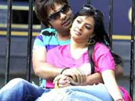 சரத் மகளுடன் சிம்பு போட்ட சல்சா ஆட்டம்!