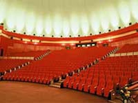 ஐரோப்பாவின் பிரமாண்ட 'கொலோஸியம்' அரங்கில் ரஜினியின் எந்திரன்!