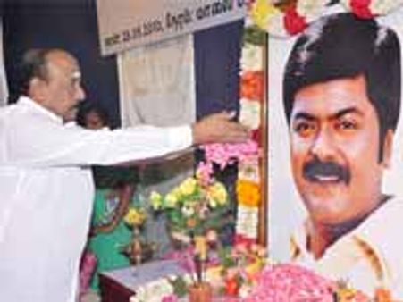 முரளிக்கு நடிகர் சங்கம் நினைவஞ்சலி : தந்தை சித்தலிங்கையா பெருமிதம்