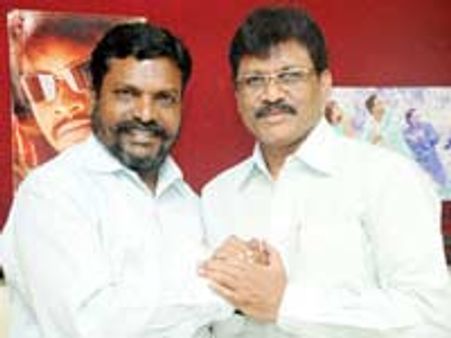 விடுதலைச் சிறுத்தைகள் கட்சியில் இணையும் பிரபல சினிமா தயாரிப்பாளர்!!