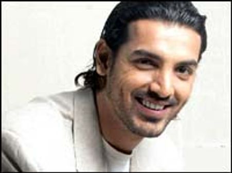 ஓவர் ஸ்பீடாக பைக் ஓட்டிய நடிகர் ஜான் ஆபிரகாமுக்கு 15 நாள் சிறை