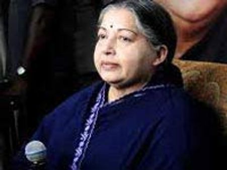 குடும்ப ஜீரோக்களை ஹீரோக்களாக்க முயலும் கருணாநிதி! - ஜெ