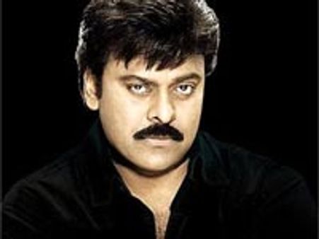 மீண்டும் நடிக்கிறார் சிரஞ்சீவி: அடுத்த ஆண்டிற்குள் பட வெளியீடு