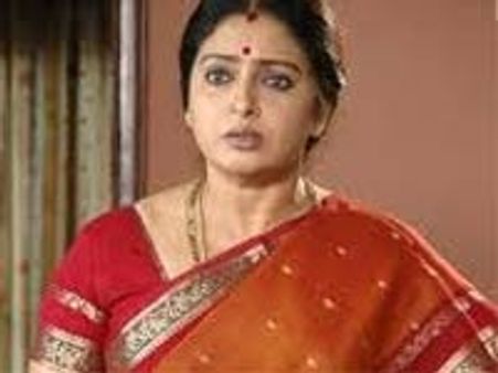 சீதா வீட்டுக்கு வரும் கார்களால் மோதல்-மாயா புகார்!