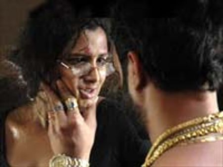 ரக்த சரித்திராவை எதிர்த்து தெலுங்கு தேசம் பெரும் ரகளை!