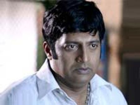 'நிஜ வில்லன் பிரகாஷ் ராஜ்!!' - மகளிர் அமைப்புகள் காட்டம்