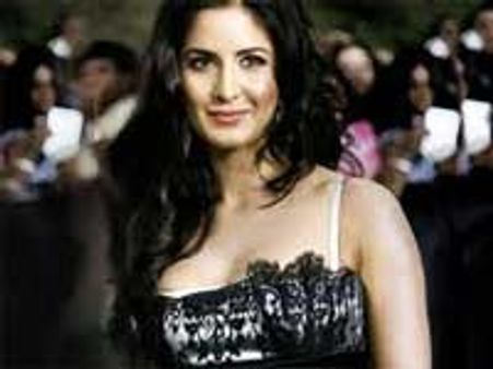 ரசிகர்களிடம் கசங்கிய கத்ரீனா!