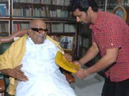 முதல்வரைச் சந்தித்த சேரன்!