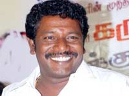 தேவர் காட்டிய பாதையில் வாழ வேண்டும்-நடிகர் கருணாஸ்