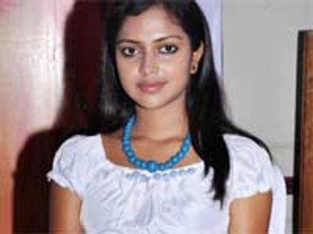 நான் இனிமே அமலா-அனகா