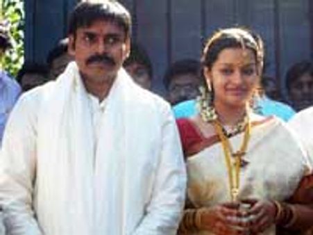 பவன் கல்யாணுக்கு பிடிவாரண்ட்!