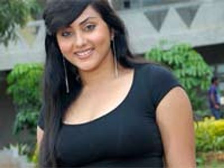 'நமீதா ஐ லவ் யூ'