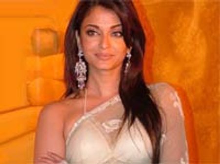 நல்ல கேரக்டர்களாக கிடைக்க உதவும் கடவுளுக்கு நன்றி-ஐஸ்வர்யா ராய்