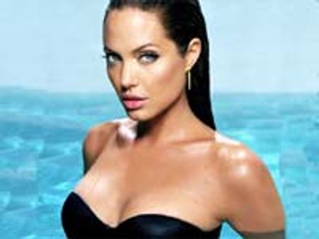 ஏஞ்ஜெலீனா 'கிளியோபாட்ரா' ஆவது எப்போது?