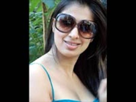 லட்சுமி ராயின் கவர்ச்சி 'மங்காத்தா'!