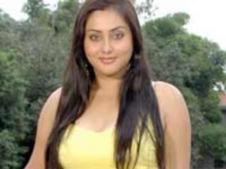 நமீதாவின் 'டான்ஸ் டான்ஸ்'!