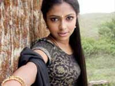 சீயானுடன் இணையும் அமலா பால்