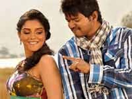 'இலங்கையில் யாருக்கும் கிடைக்காத மரியாதை அசினுக்குக் கிடைத்தது எப்படி?'