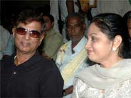 கோடம்பாக்கத்துல படுத்துட்டா மண்ணைப் போட்டு மூடிடுவாங்க! - எஸ்ஏசி