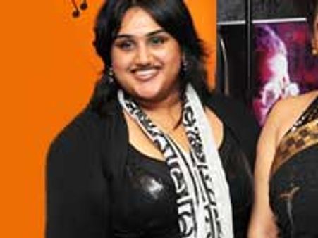 நடிகர் விஜயகுமாரை தாக்கியதாக மகள் வனிதாவின் கணவர் கைது!