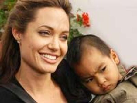 கம்போடியாவில் உள்ள பிரம்மா கோவிலுக்கு ஏஞ்சலினா ஜூலி பெயர்