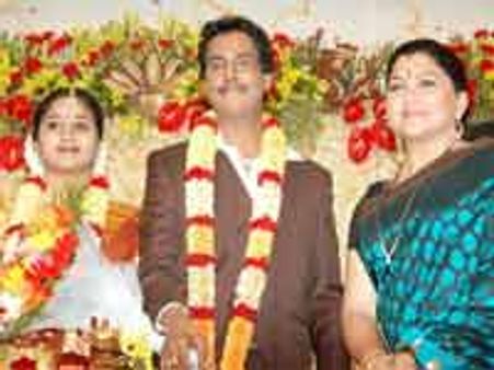 கலைப்புலி தாணு மகன் கல்யாணம் நடந்தது