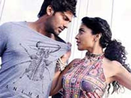 நடிகர் ஆர்யாவைக் கைது செய்யக் கோரி வக்கீல்கள் ஆர்ப்பாட்டம்!