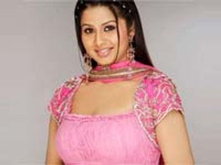 சம்பள பாக்கி.. நடிகை சங்கீதா புகார்!