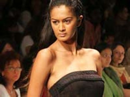 'ஜில் ஜில்' சுப்ரா!