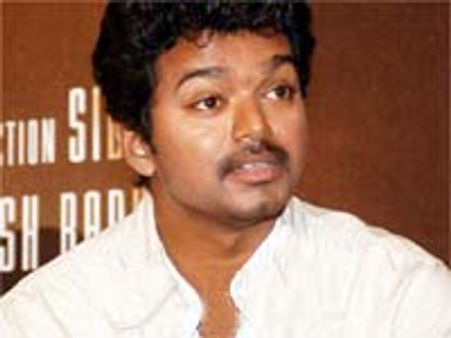 புதுக் கட்சி தொடங்கி அதிமுகவுடன் கூட்டணி வைக்க விஜய்க்கு ரசிகர்கள் கோரிக்கை