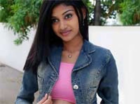 மன்மதன் அம்பு... ஓவியா உடைத்த ரகசியம்!!