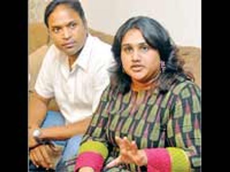 மதுவுக்கு அடிமையான மஞ்சுளா... விபச்சாரம் பற்றிப் பேச அருகதையில்லாத விஜயகுமார்! - மகள் வனிதா அதி