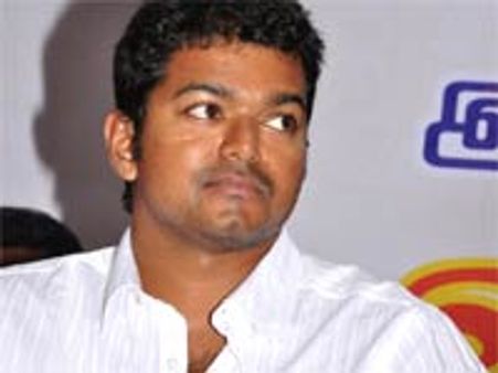 3 இடியட்ஸ் விலகல் ஏன்?- விஜய் விளக்கம்