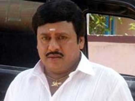 விபத்தில் படுகாயமடைந்த நடிகர் ராமராஜனின் மருத்துவ செலவை அதிமுகவே ஏற்றது