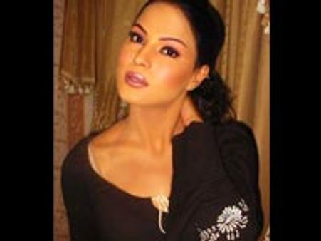 நிர்வாண கோலத்தில் நடித்தாரா வீணா மாலிக்?