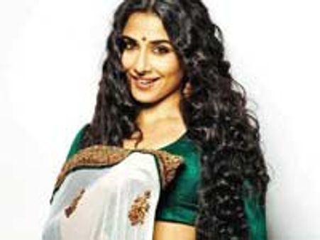 சில்க் ஸ்மிதா வேடத்தில் நடிக்கும் வித்யா பாலன்-தகவல் சேகரிக்கிறார்