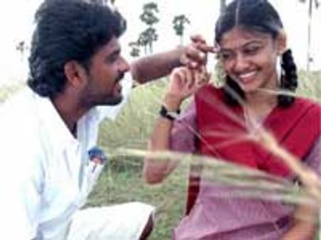 'களவாணி' ஸ்டைலில் ரகசியமாக திருமணம் செய்த விமல்!!