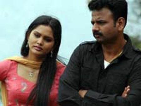 சினிமாவில் கா‌தலி‌ப்‌பது ரொ‌ம்‌ப ரொ‌ம்‌ப கஷ்‌டம்‌! - வி‌ல்‌லா‌ளன் ஹீ‌ரோ‌