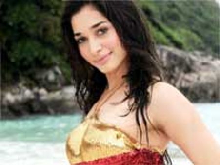 அமலா, ஹன்சிகா வேகம்-தமன்னா சோகம்!