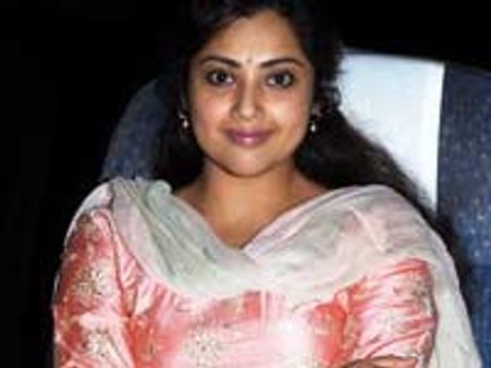 மீனா குழந்தைக்கு பெயர் சூட்டும் விழா... விவிஐபிகளுக்கு அழைப்பு!