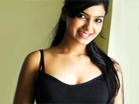 திருப்பதியில் சில்மிஷம்... ரசிகர்களை கன்னத்தில் அறைந்த சமந்தா!