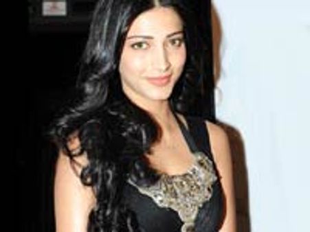 கலையை தந்தையிடமும் ஒழுக்கத்தை தாயிடமும் கற்றேன்! - ஸ்ருதி