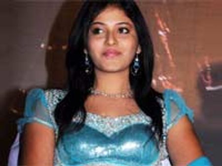 மங்காத்தாவில் இணைந்தார் அஞ்சலி